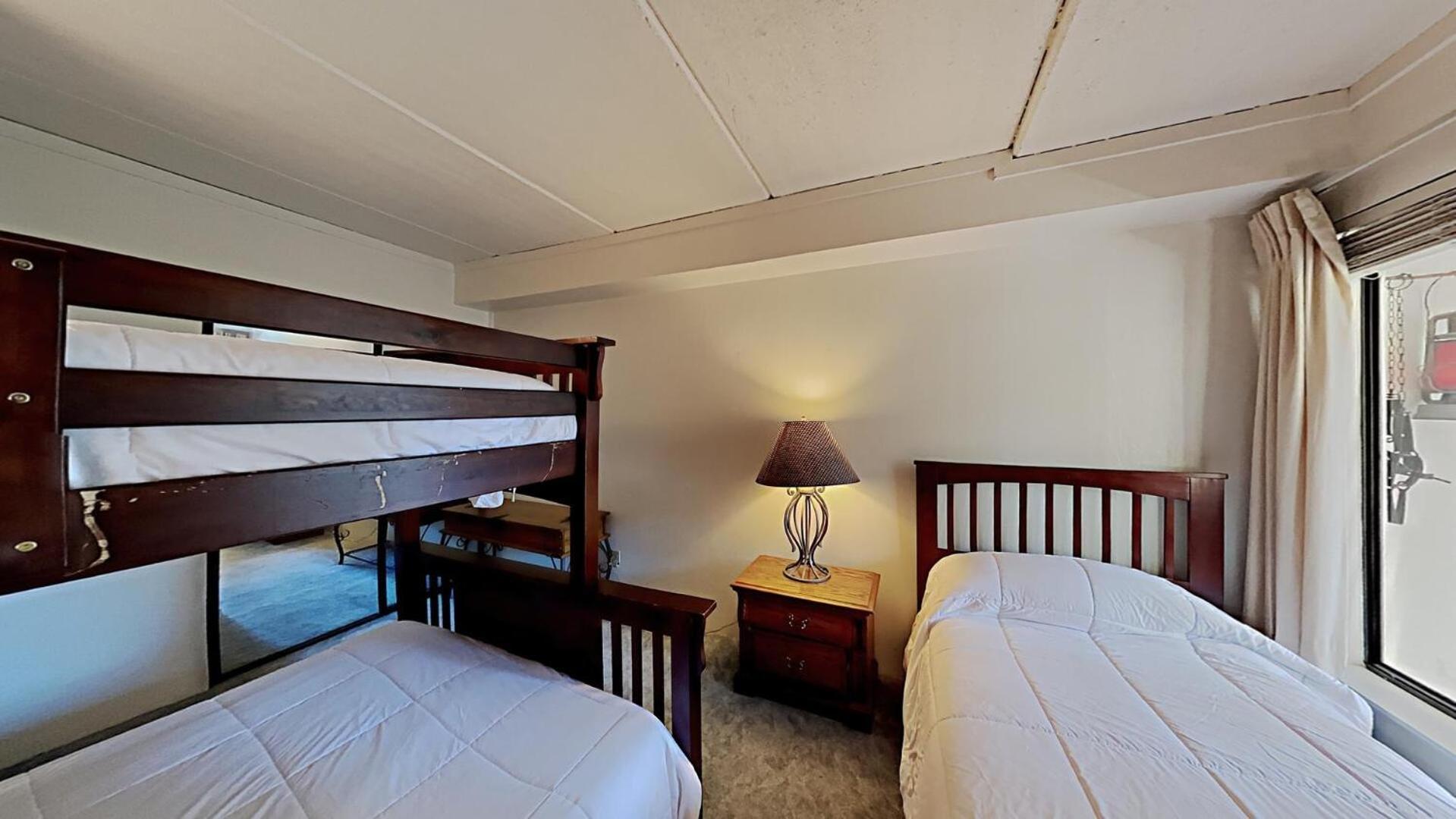 Two Bedroom With Mountain Views At 1849