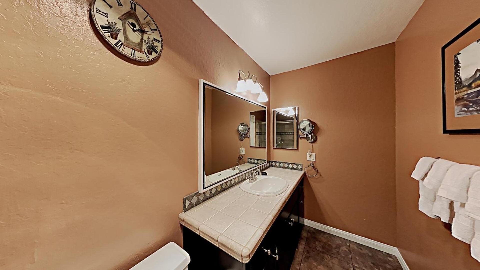 Two Bedroom With Mountain Views At 1849 *