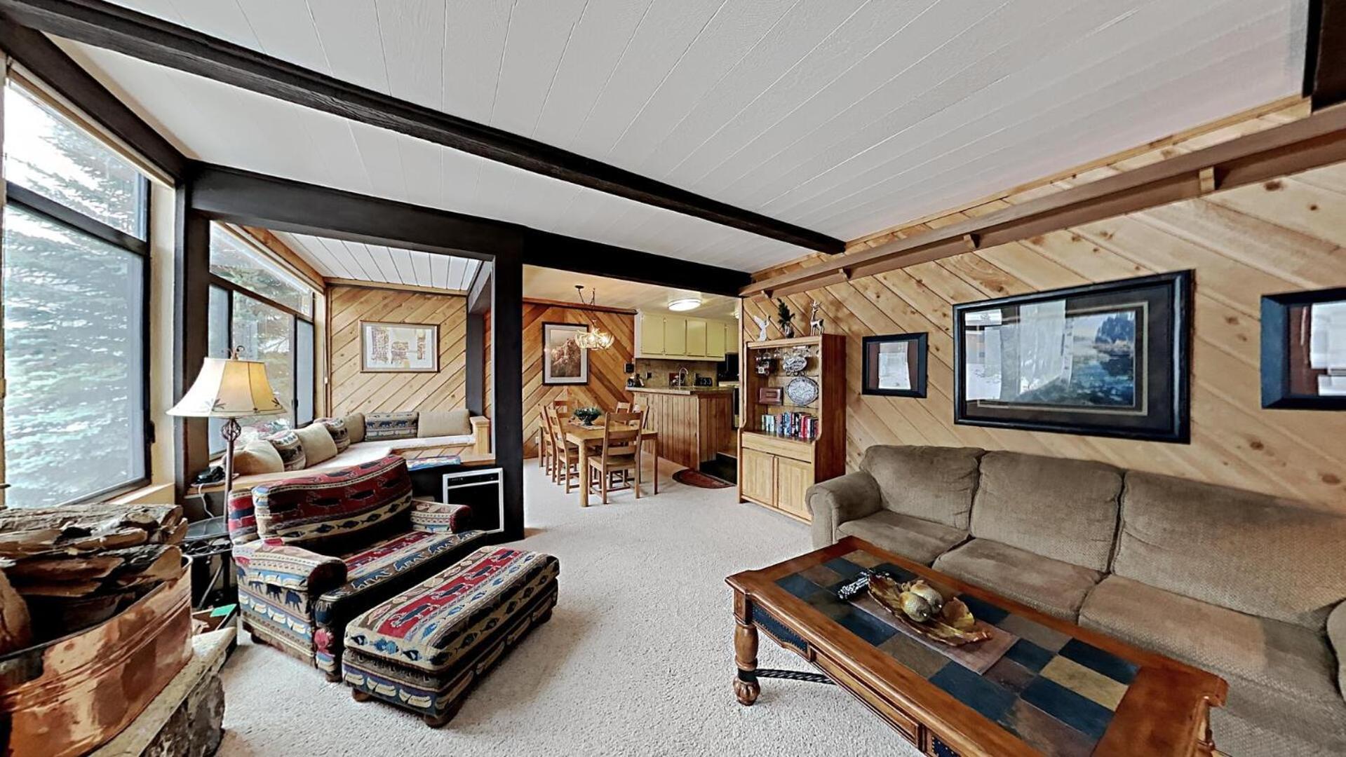 Apartment Two Bedroom With Mountain Views At 1849 Mammoth Lakes