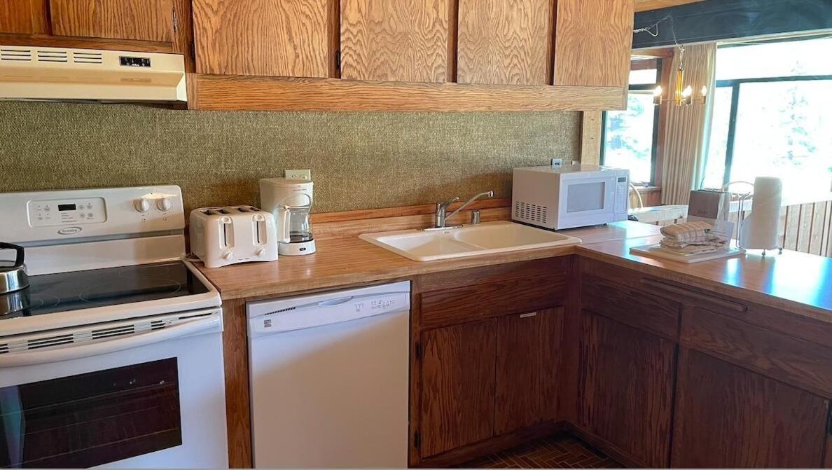 Two Bedroom With Mountain Views At 1849 * Mammoth Lakes